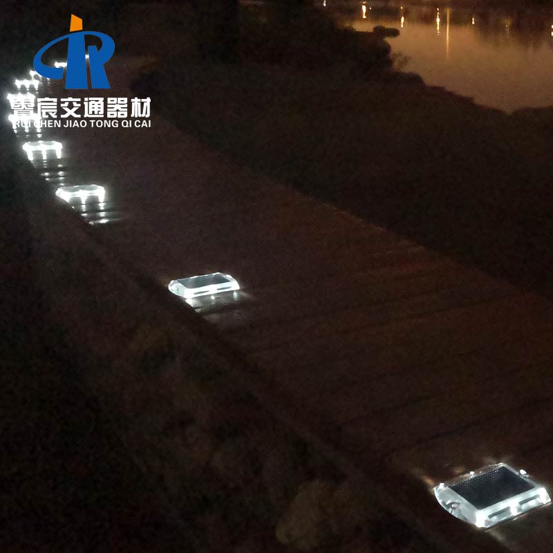 PC LED Solar Cat Eyes Studs for Decoration